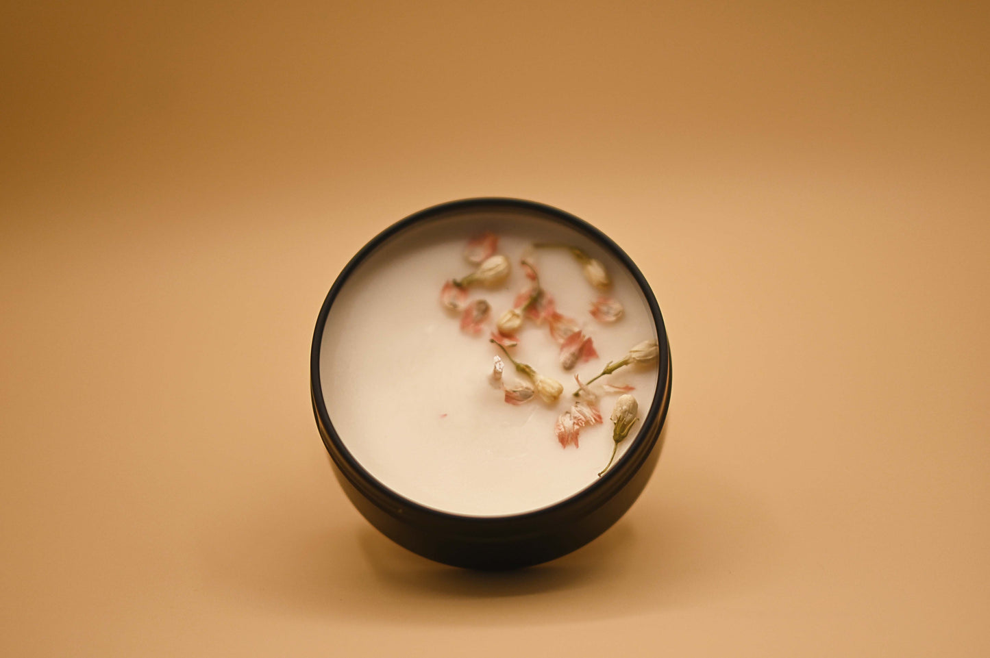 Jasmine Dried Flower Scented Candle by MeiWei Chen